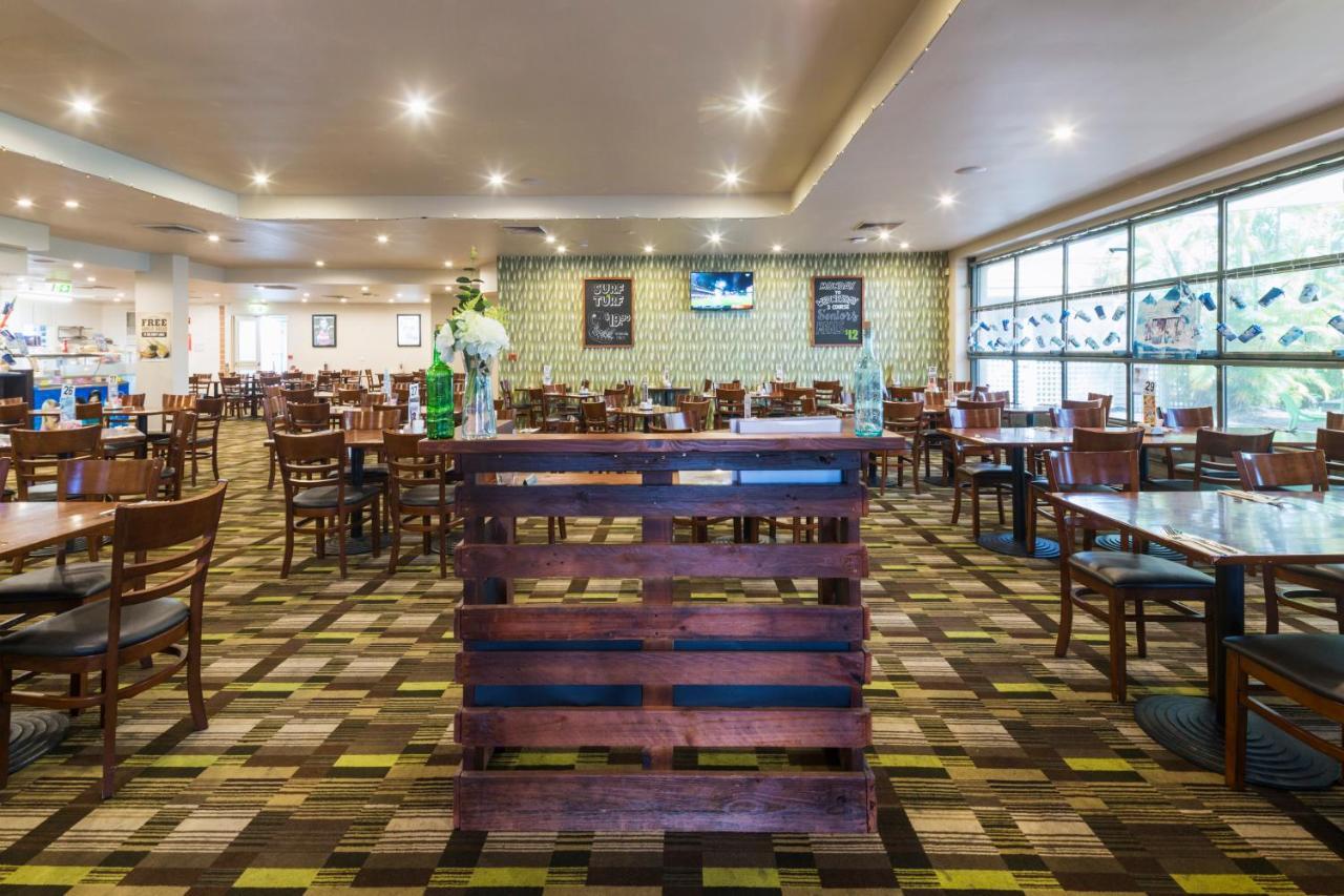 Nightcap At Edge Hill Tavern Cairns Exterior photo